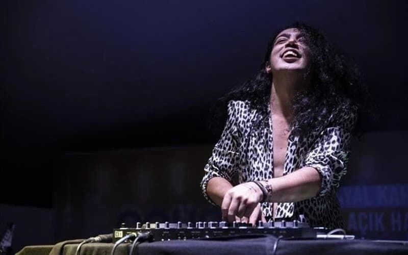 Dj Ali Taş ile 90’lar 2000’ler Türkçe Pop Gecesi — Jolly Joker Kocaeli etkinlik görseli