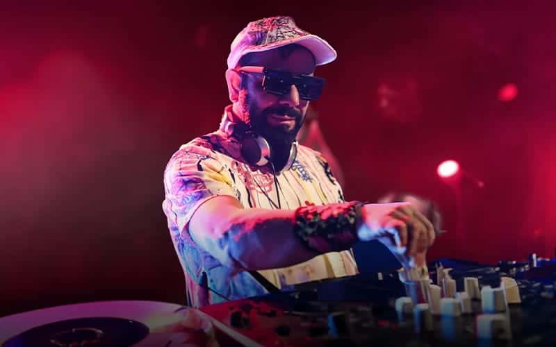 Dj Hakan Küfündür ile 90’lar & 2000’ler Türkçe Pop Parti — Hayal Kahvesi Kocaeli etkinlik görseli