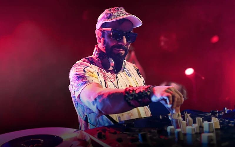 Dj Hakan Küfündür ile 90’lar & 2000’ler Türkçe Pop Parti — Hayal Kahvesi Kocaeli etkinlik görseli